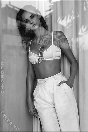 Meika Woollard Nude Leaked Photo #583