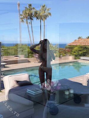 Melanie Fehn Nude Leaked Photo #5