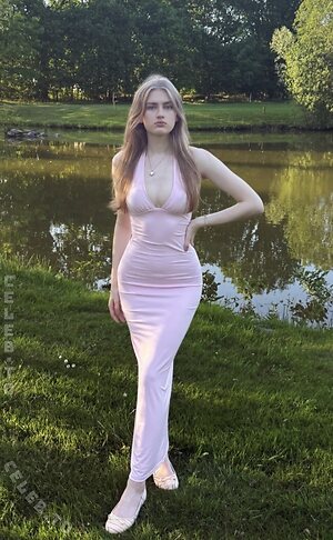 meleomanie Nude Leaked Photo #19