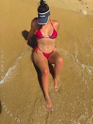 Melike Avci Nude Leaked Photo #8