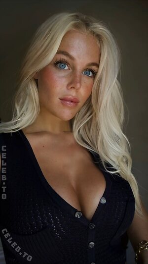 Melisande.mlnk Nude Leaked Photo #21
