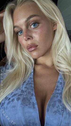 Melisande.mlnk Nude Leaked Photo #32