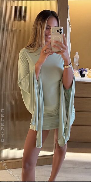Melissa Deines Nude Leaked Photo #31