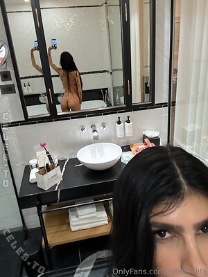 Mia Khalifa Nude Leaked Photo #315