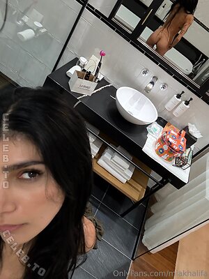 Mia Khalifa Nude Leaked Photo #316