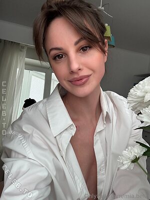 mia.belle Nude Leaked Photo #33