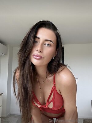 mia.bumzy Nude Leaked Photo #7