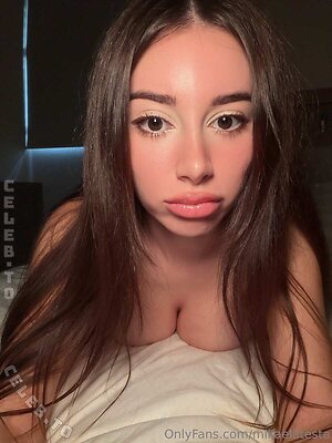 Mikaela Testa photo