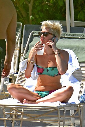 Miley Cyrus Nude Leaked Photo #547