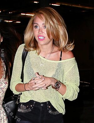 Miley Cyrus Nude Leaked Photo #587