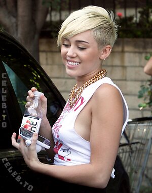 Miley Cyrus Nude Leaked Photo #630