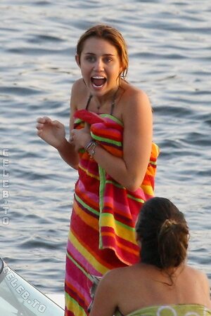 Miley Cyrus Nude Leaked Photo #640