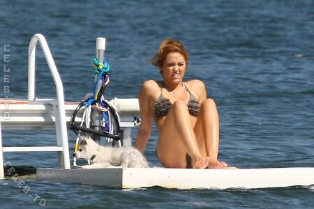 Miley Cyrus Nude Leaked Photo #671