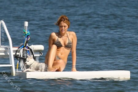 Miley Cyrus Nude Leaked Photo #672