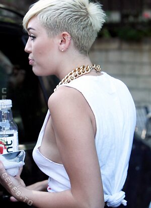 Miley Cyrus Nude Leaked Photo #719