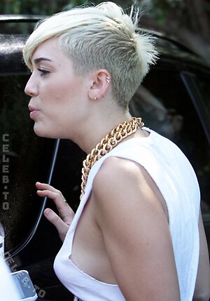 Miley Cyrus Nude Leaked Photo #720