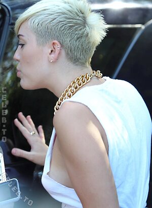Miley Cyrus Nude Leaked Photo #721