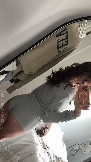 Minicaryn Nude Leaked Photo #16