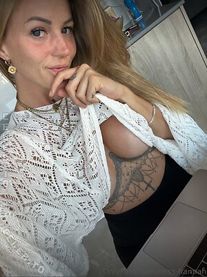 Miss-Hannah Nude Leaked Photo #8