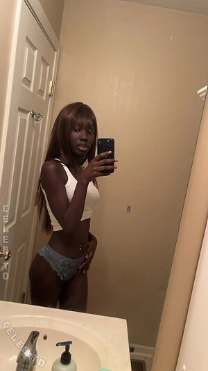 Mona Onyxxx aka Sudanese Girl Nude Leaked Photo #4