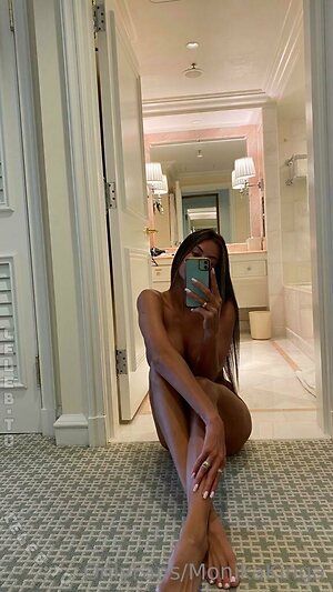Monika Kinga Nude Leaked Photo #22