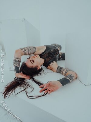 Moona.Autumn Nude Photos