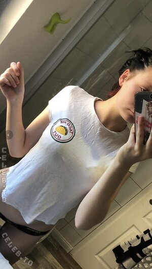 mrs_emmax Nude Leaked Photo #12