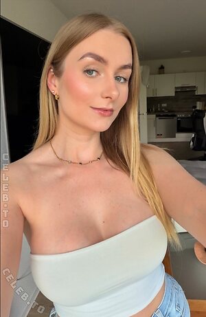naadine.223 Nude Leaked Photo #22