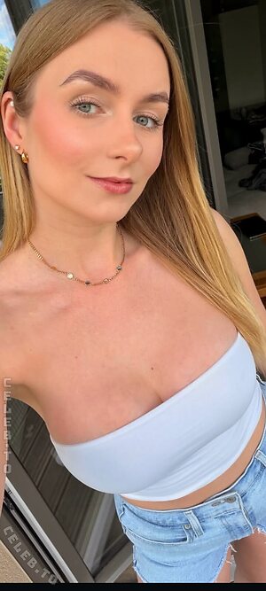 naadine.223 Nude Leaked Photo #73
