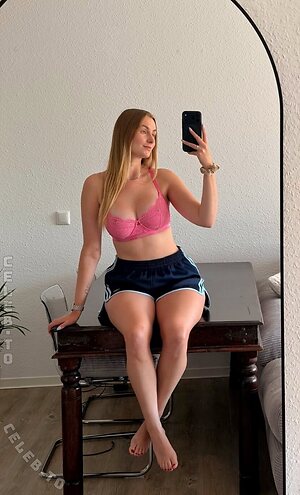 naadine.223 Nude Leaked Photo #74