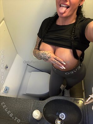 Nadine.inked photo