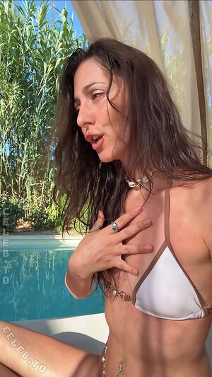 Nandia Siada Nude Leaked Photo #18