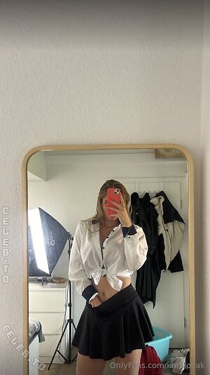 naughtykiimm Nude Leaked Photo #104