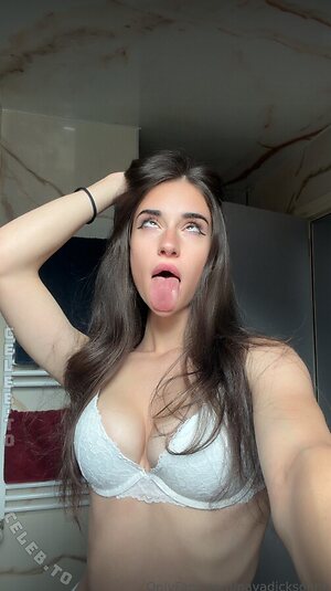 Naya Dickson photo