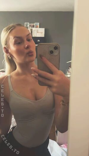 Neele wf photo