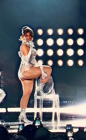 Nelly Furtado Nude Leaked Photo #10