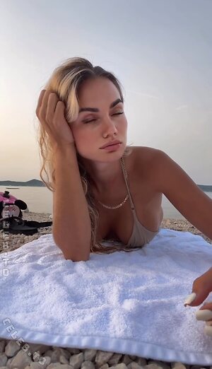 Nelly_nell More Nude Photos