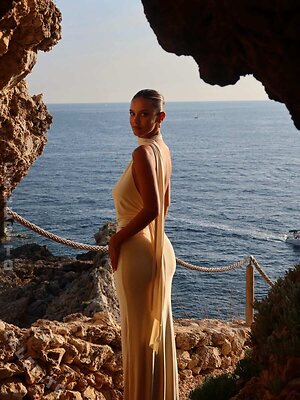 Nicola Cavanis Nude Leaked Photo #388