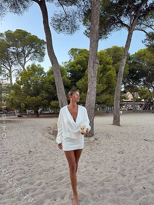 Nicola Cavanis Nude Leaked Photo #485