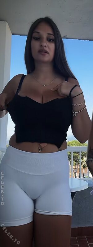 nicolaa.vrz Nude Leaked Photo #16