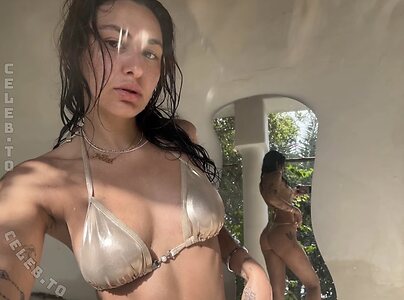 Nikairani Nude Leaked Photo #15