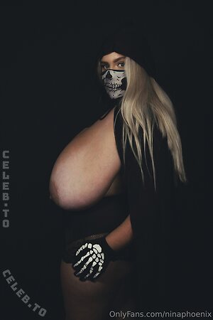 Nina Phoenix photo