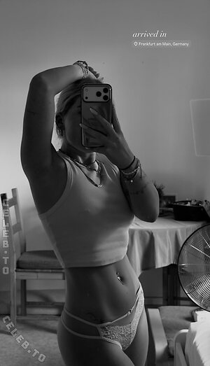 nina.kxs More Nude Photos