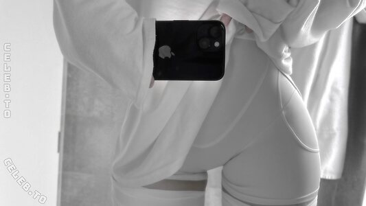 nirouchi Nude Photos