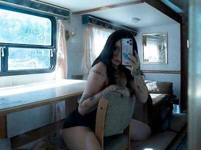 Noah Cyrus Nude Leaked Photo #9