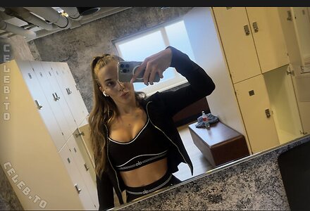 Noelle Puchinger Nude Leaked Photo #33