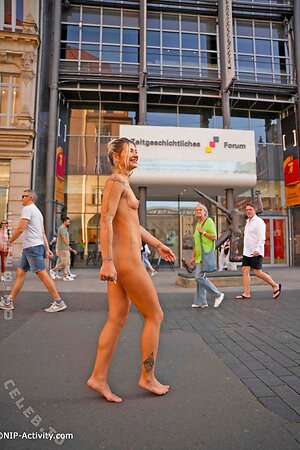 Nude in Public Nude Leaked Photo #2680