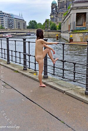 Nude in Public Nude Leaked Photo #2979