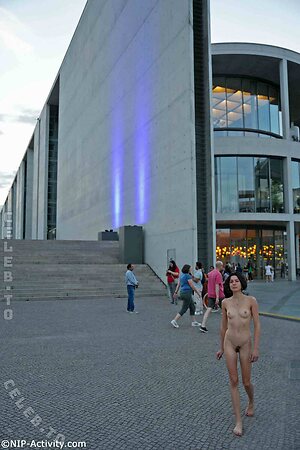 Nude in Public Nude Leaked Photo #3363