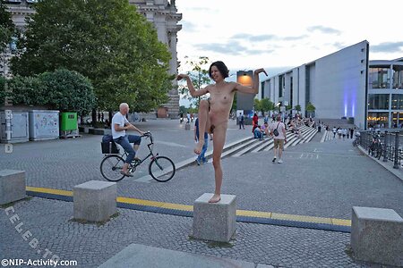 Nude in Public Nude Leaked Photo #3411